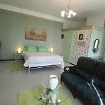 Domaine Des Roses Bed & Breakfast Vaudelnay