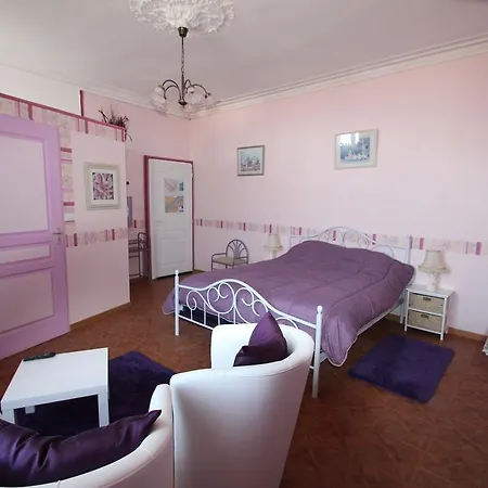 Domaine Des Roses فندق مبيت وإفطار 3*