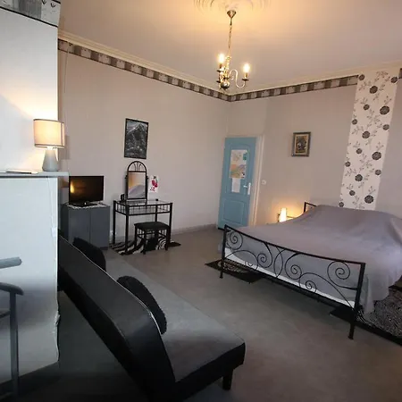 Domaine Des Roses Bed & Breakfast